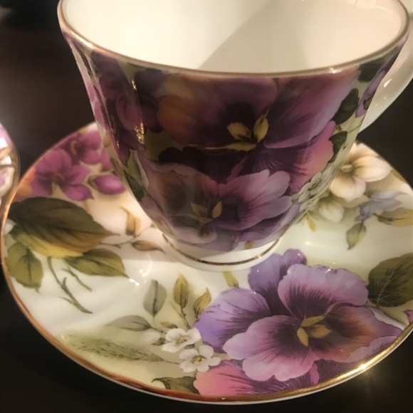 China Tea Set 2 Cups And 2 Saucers Flower Pattern VGC - Picture 3 of 6